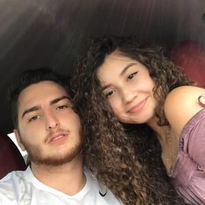 Meet your Posher, Esmeralda